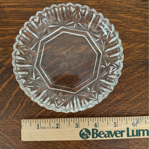 Etched Flower Vintage Glass dish - Picture 3 of 3